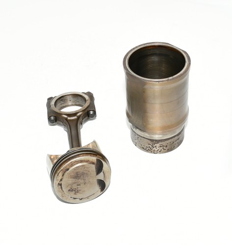 Piston avec bielle - avec,